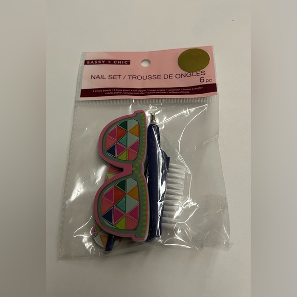 New Sassy + Chic Purple Nail Grooming Kit 6 Pieces Home or Travel Great Gift - Picture 8 of 16